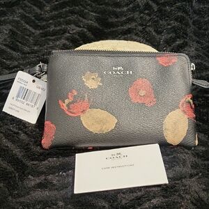 Coach Rare Zip Wristlet Nwt